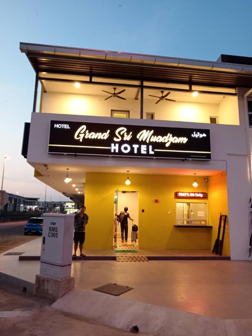 Grand Sri Muadzam Hotel Kampong Aur Exterior foto